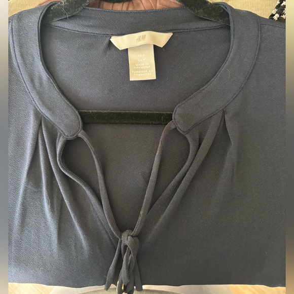 H&M Blouse - Picture 2 of 2